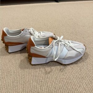 New Balance 327, Femmes, white brown, never been worn!!